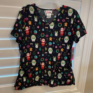 NWT’S SCRUBSTAR CHRISTMAS SCRUB TOP SIZE SMALL